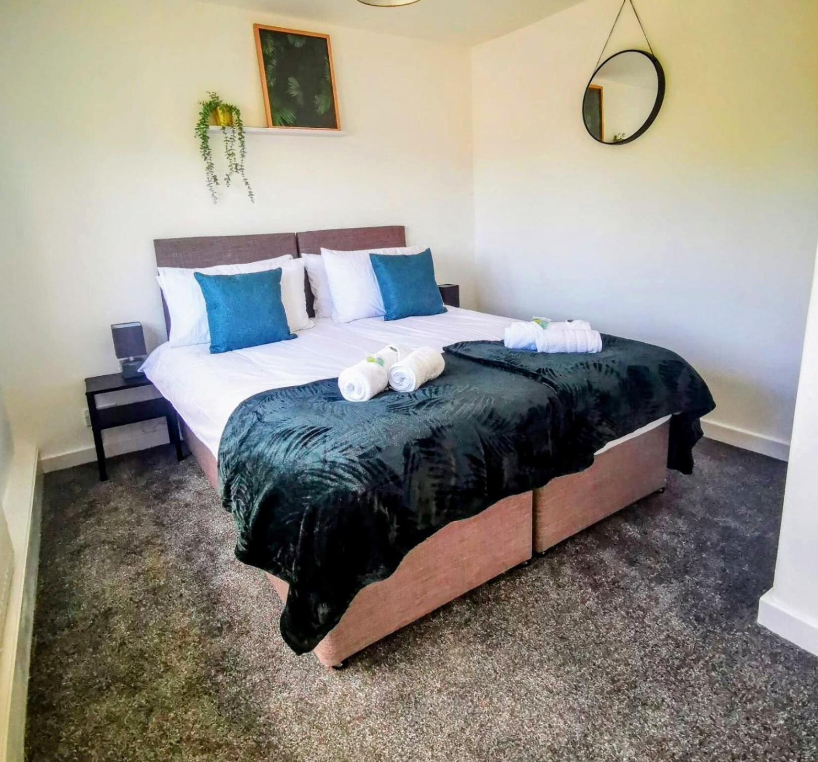 No 7 - Bright, Spacious 3 Bed Home With Parking & Wifi Huyton Exterior photo